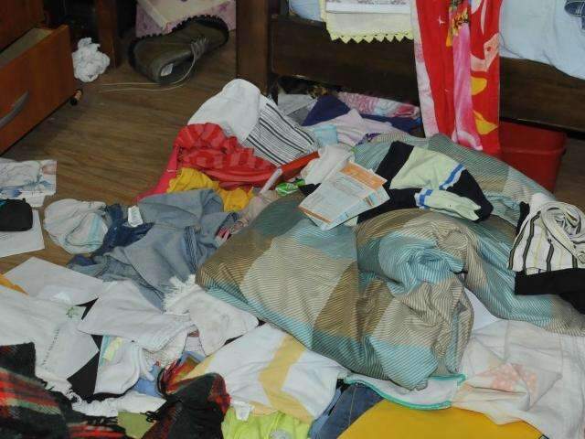 Corregedoria n&atilde;o v&ecirc; sinais de que policiais tenham invadido vila de casas