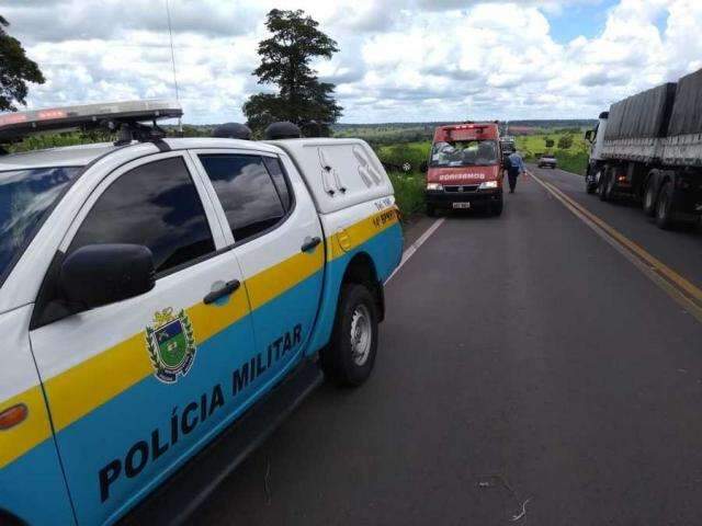 Colis&atilde;o entre motocicleta e carreta deixa um morto na MS-276 