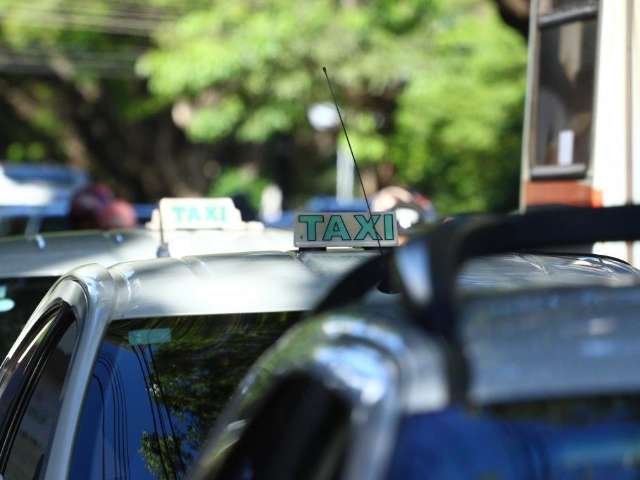 Prefeito libera alvar&aacute;s de motot&aacute;xis e t&aacute;xis, mas sele&ccedil;&atilde;o ainda ser&aacute; aberta