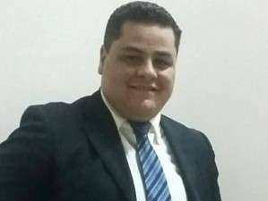 Pol&iacute;cia procura por suspeitos de envolvimento na morte de radialista
