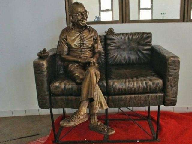 Secret&aacute;rio vai avaliar sugest&otilde;es do MP para est&aacute;tua de Manoel