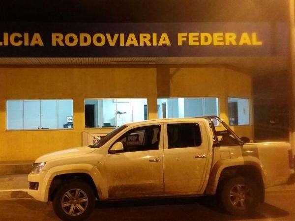 Bandidos sequestram tratorista e o fazem ref&eacute;m para roubar caminhonete