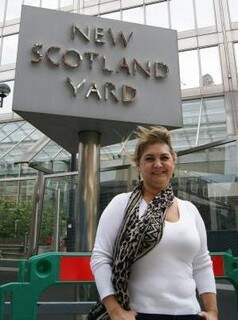 Em Londres, no prédio da Scotland Yard, onde funciona a sede da Polícia Metropolitana da capital inglesa. 