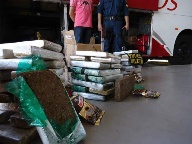  Rapaz de 18 anos &eacute; preso com 52 quilos de maconha na rodovi&aacute;ria da Capital
