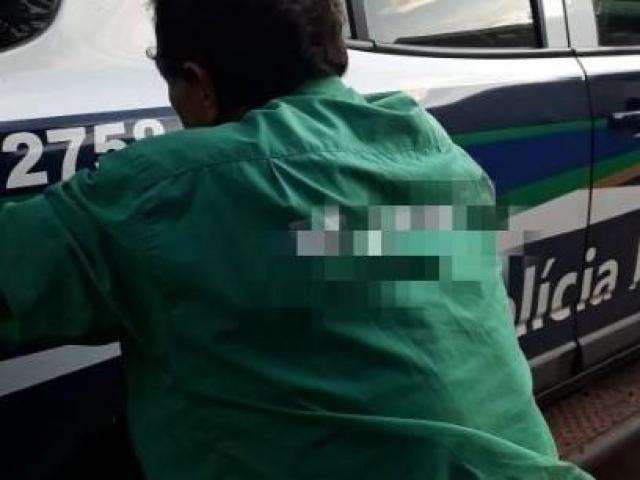 Procurado por estupro de crian&ccedil;a, suspeito &eacute; contido com balas de borracha 