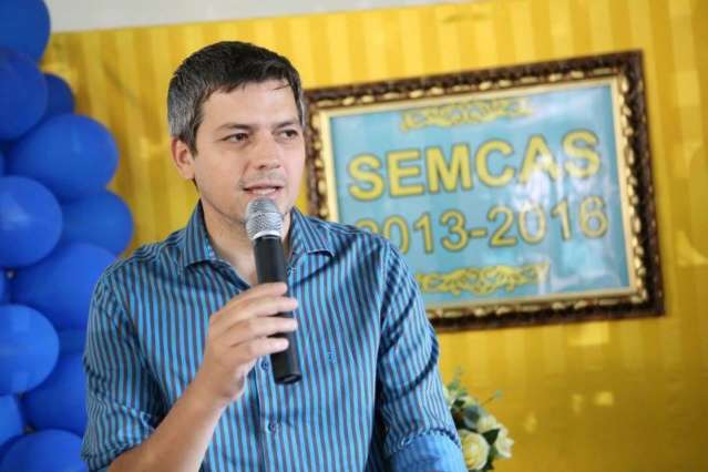 Prefeitos garantem 13&deg;, mas n&atilde;o sabem como v&atilde;o pagar o sal&aacute;rio de dezembro