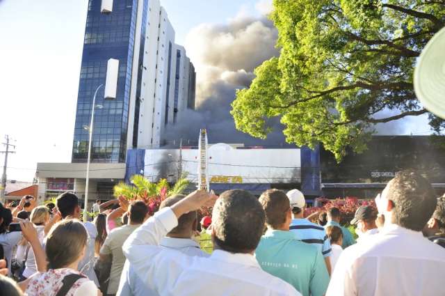 Estado vai comprar novas viaturas para os bombeiros, diz governador