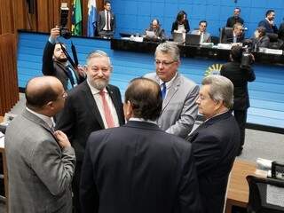 Deputados reunidos em sessão da Assembleia Legislativa (Foto: ALMS/Divulgação)