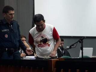 Luiz Alves Martins Filho, o Nando, durante julgamento nesta sexta-feira (Foto: Geisy Garnes)
