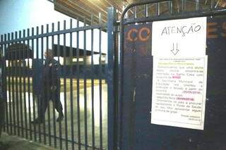 Aulas em escola municipal foram suspensas nesta quarta-feira. (Foto: Fernando Antunes)