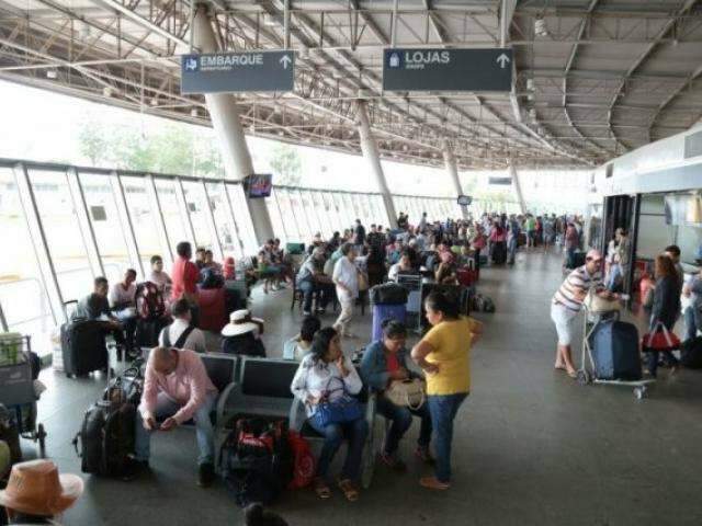 Empresas negam calote e criticam a&ccedil;&atilde;o de clandestinos fora da rodovi&aacute;ria