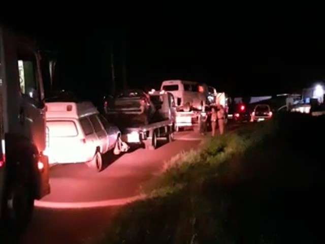 PF apreende mercadorias contrabandeadas em 12 ve&iacute;culos &agrave;s margens do Rio Paran&aacute;