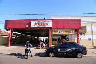 Supermercado assaltado neste sábado em Campo Grande (Foto: Marcos Ermínio)