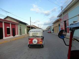 Tuc tuc na Guatemala. Esse transporte aparece aos montes lá.(Foto: Acervo Pessoal)