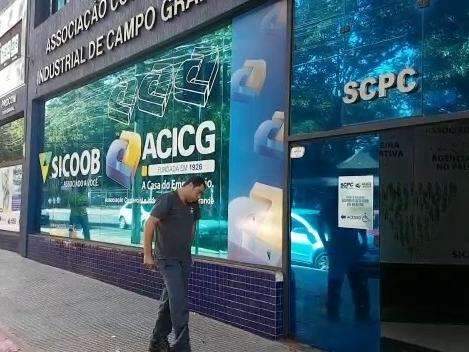 AO VIVO: Movimento &eacute; tranquilo em campanha que d&aacute; descontos a devedores
