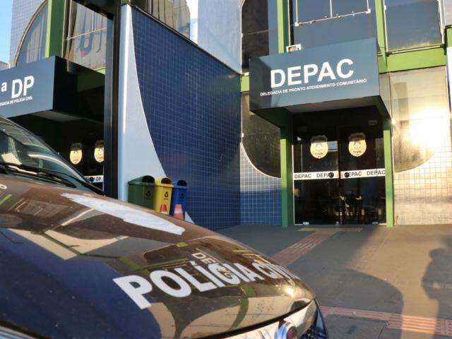 Motorista bate em carro e d&aacute; socos em condutor durante briga sobre estrago