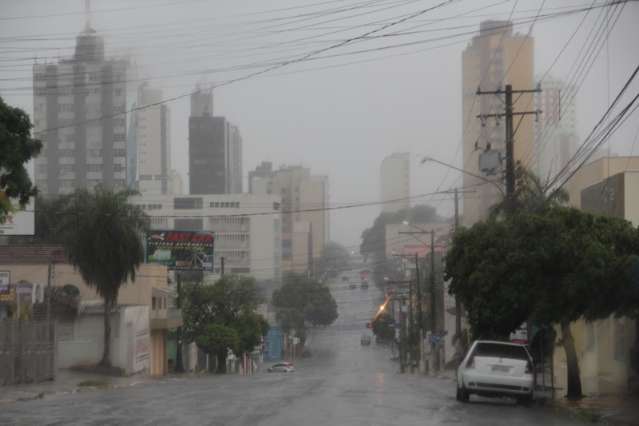 Domingo amanhece garoando e previsão é de mais um dia chuvoso em MS - Meio  Ambiente - Campo Grande News