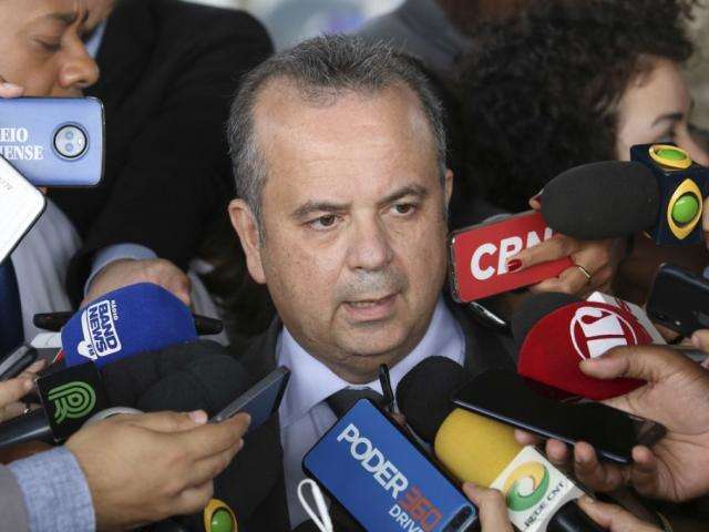 Governo define aposentadoria aos 65 anos para homens e 62 para mulheres
