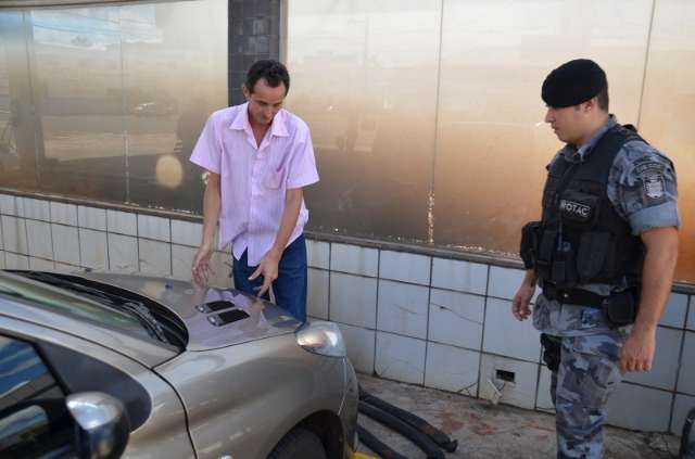 Objeto colocado em carro no Centro pode ser rastreador; per&iacute;cia analisa