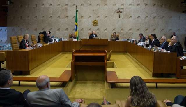 Supremo pro&iacute;be doa&ccedil;&otilde;es de empresas para campanhas pol&iacute;ticas