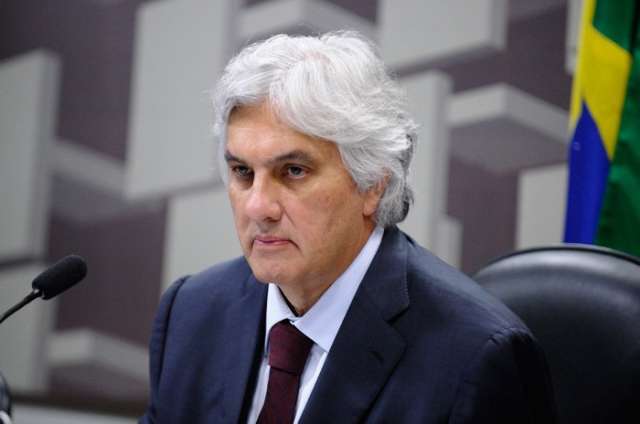 Dela&ccedil;&atilde;o de Delc&iacute;dio motiva pacote de pedidos de inqu&eacute;ritos contra pol&iacute;ticos