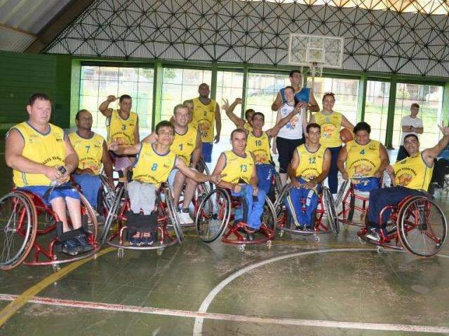 Time de basquete sobre rodas precisa de patroc&iacute;nio para disputar campeonato