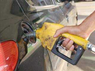 Gasolina foi um dos &quot;vilões&quot; da inflação de abril, em Campo Grande (Foto/Arquivo: Henrique Kawaminami)
