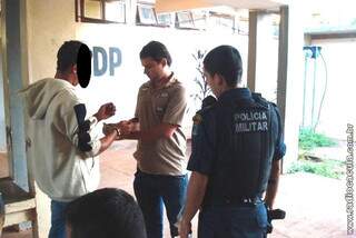 O segundo acusado foi preso em sua própria casa  no bairro Jardim Mirassol. (Foto: Rádio Caçula) 