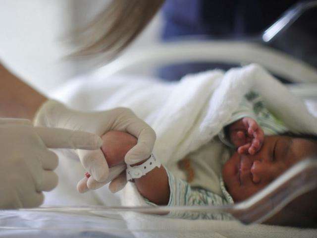 Pediatras pedem fim da obrigatoriedade do Teste da Linguinha