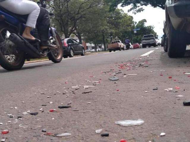 B&ecirc;bado, funcion&aacute;rio de lava jato pega carro escondido e causa engavetamento 