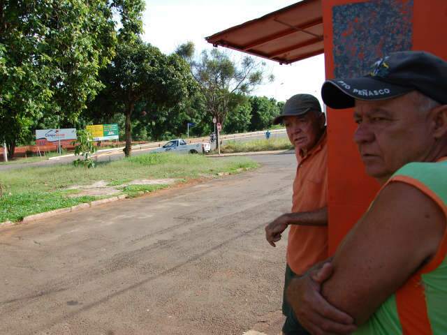  Pedestre fica sem vez em avenida nova utilizada como pista de corrida