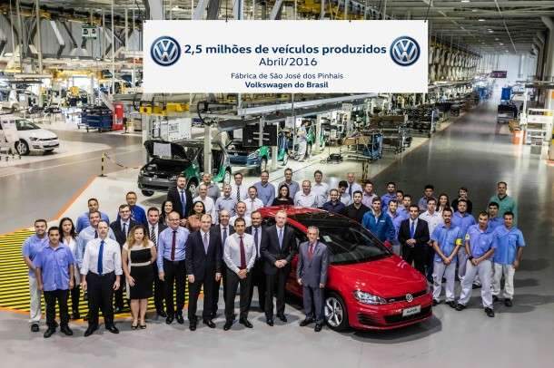 Volkswagen comemora produção de 2,5 milhões de veículos em São José dos Pinhais 