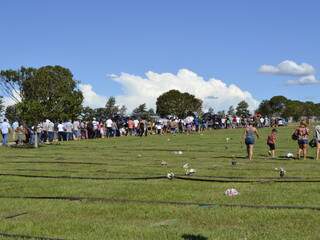 Irmãos foram enterrados nesta tarde, nas Moreninhas. (Foto: Paula Vitorino)