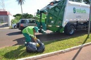 Recomendação dá prazo de seis meses para mudança na coleta do lixo. (Foto: Simão Nogueira)