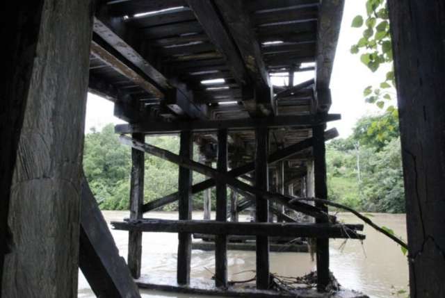 Munic&iacute;pio ter&aacute; de pagar indeniza&ccedil;&atilde;o por acidente em ponte levada pela chuva