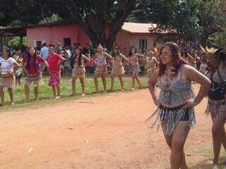 Dança das mulheres guerreiras na aldeia Ipegue, em Aquidauana (Foto: Elciney Ciney)