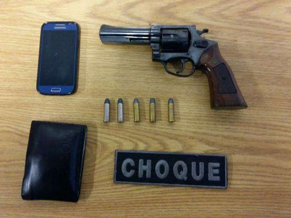 Menor &eacute; apreendido com arma que seria usada para vingar morte de primo