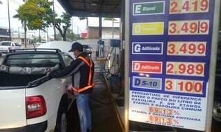 Maioria dos postos de Dourados vende gasolina acima de R$ 3,50 (Foto: Eliel Oliveira)