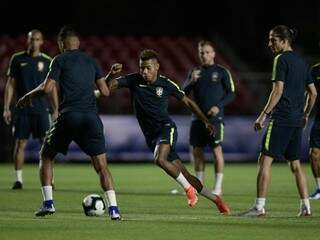 Equipe do técnico Tite fez seu último treino ontem, no gramado do Morumbi (Foto: Pedro Martins/Mowa Press)