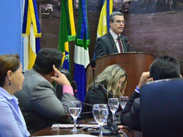 Vereadores mudam voto e salvam colega acusada de corrup&ccedil;&atilde;o