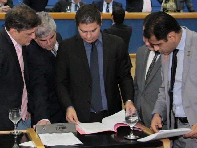 Aprovado, reajuste de servidores aumenta custeio em R$ 1,2 milh&atilde;o ao ano