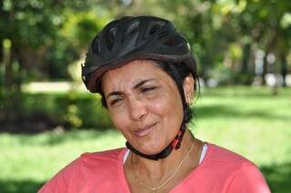 Pela primeira vez pedalando, Cristina também fez do parque, o seu espaço. (Foto: Marcelo Calazans)