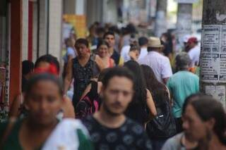 Movimento de pessoas no centro de Campo Grande (Foto: Marcos Ermínio/Arquivo)
