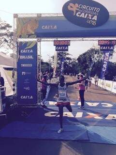 O tanzaniano Saidi Makula foi o vencedor da prova do Brazil Run Series neste domingo em Campo Grande (Foto: Divulgação)