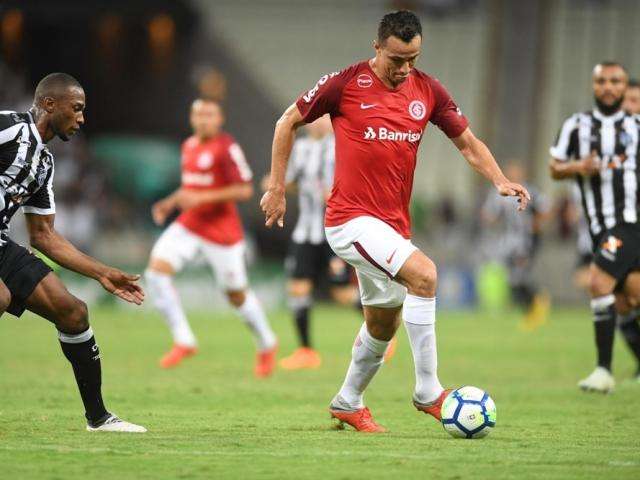 Inter tenta, mas empata com Cear&aacute; e fica a cinco pontos do l&iacute;der