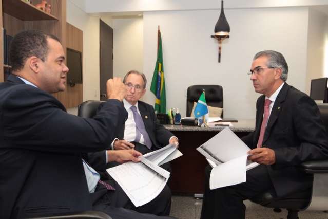 Em Bras&iacute;lia, Reinaldo encaminha substitui&ccedil;&atilde;o de pontes de madeira junto &agrave; Sudeco