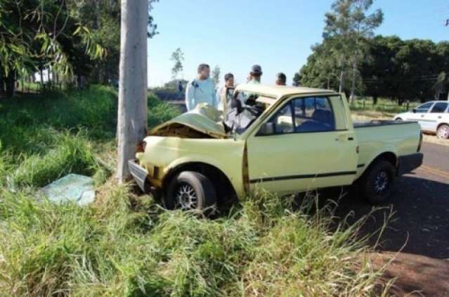 Homem de 82 anos morre na MS-475 depois de bater ve&iacute;culo em &aacute;rvore
