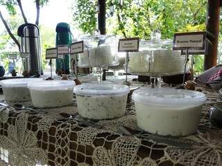 Assim como os queijos de cabra produzidos no sítio. (Foto: Míriam Arazini)