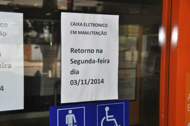 Ladr&otilde;es usam fita dental para evitar dep&oacute;sitos em caixas eletr&ocirc;nicos