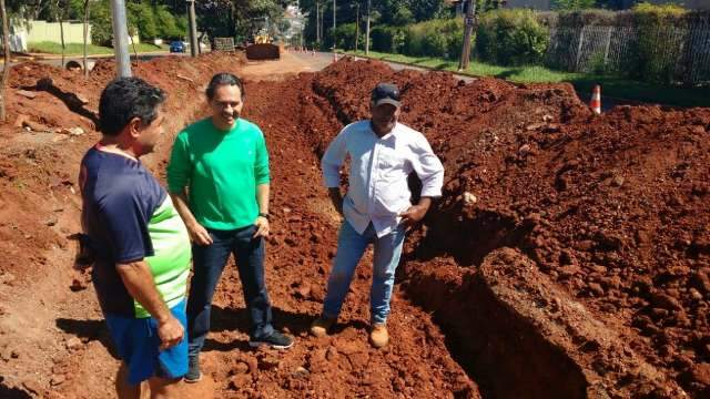 Obras est&atilde;o dentro do prazo e ter&atilde;o garantia de 5 anos, diz Marquinhos